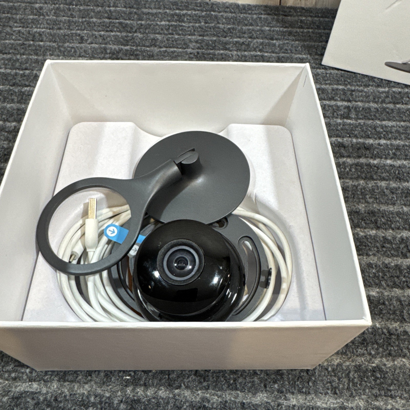 Google Nest NC1102ES 1080p Security Camera With Accessories And Power Cord