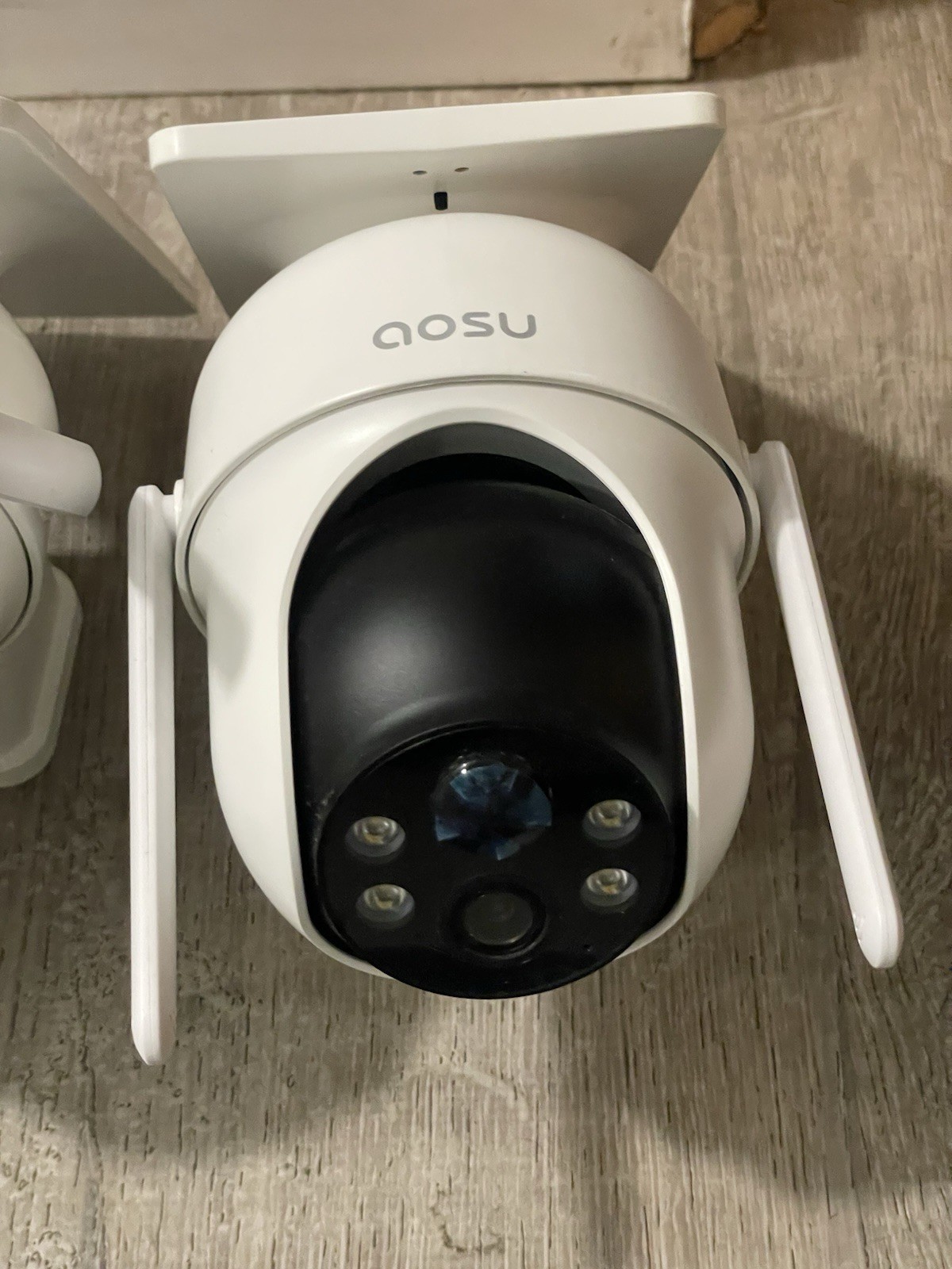AOSU Security Cameras Outdoor Wireless 4 Cam Kit Solar Powered w/ 4 Extra Panels