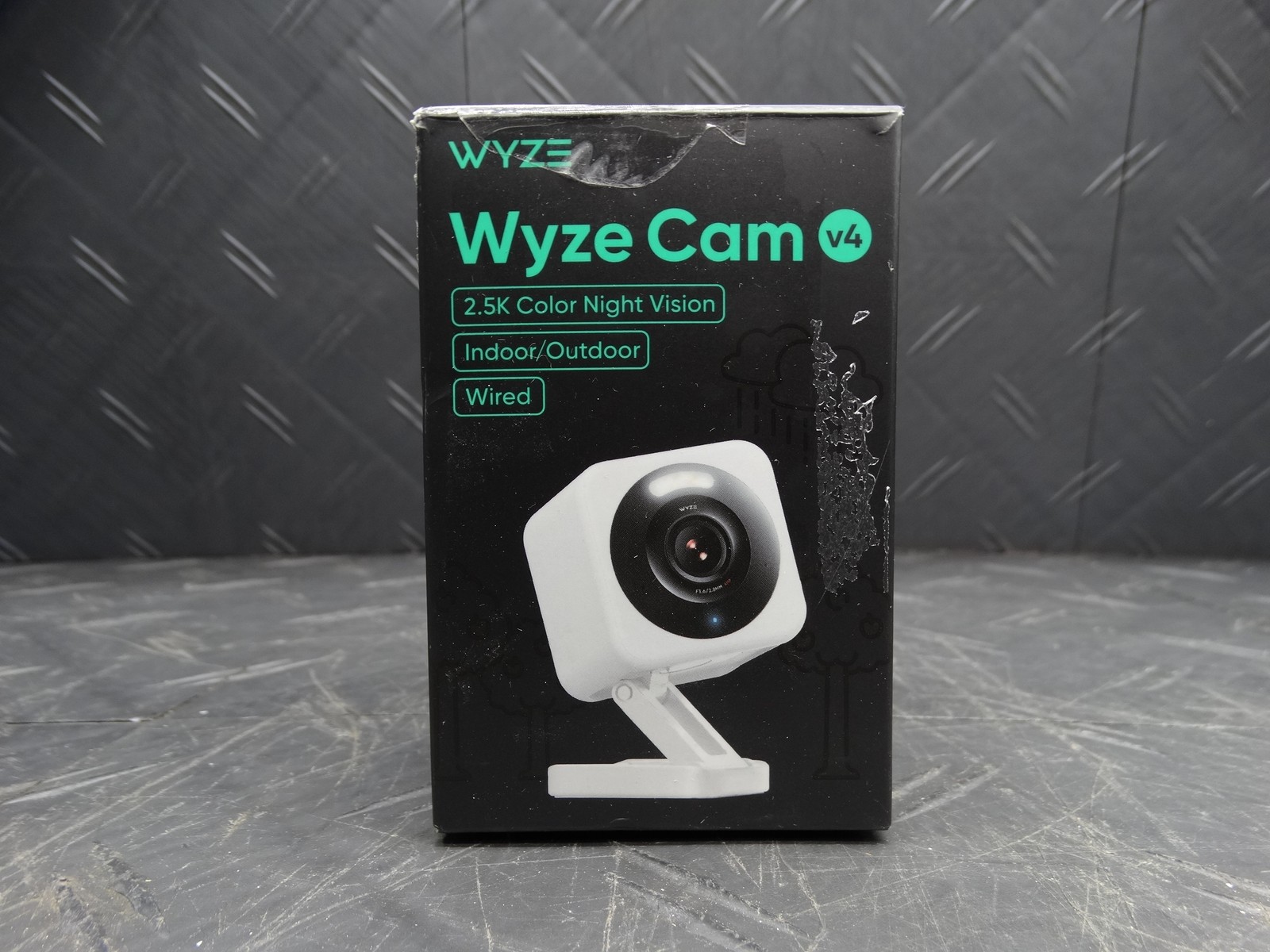 Wyze Cam v4 Wi-Fi 2.5K QHD Indoor/Outdoor Plug-In Smart Home Security Camera