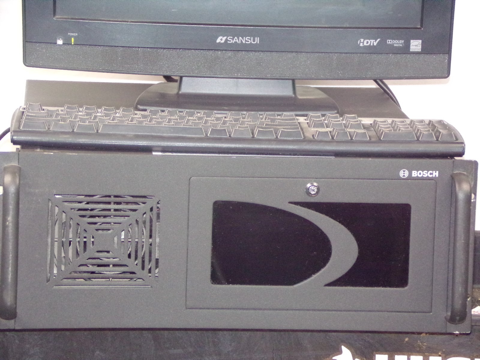 Bosch DB18C3050R2 DiBos DVR, 18-Channel, 500GB, DVD-RW, 16 IP Devices Used