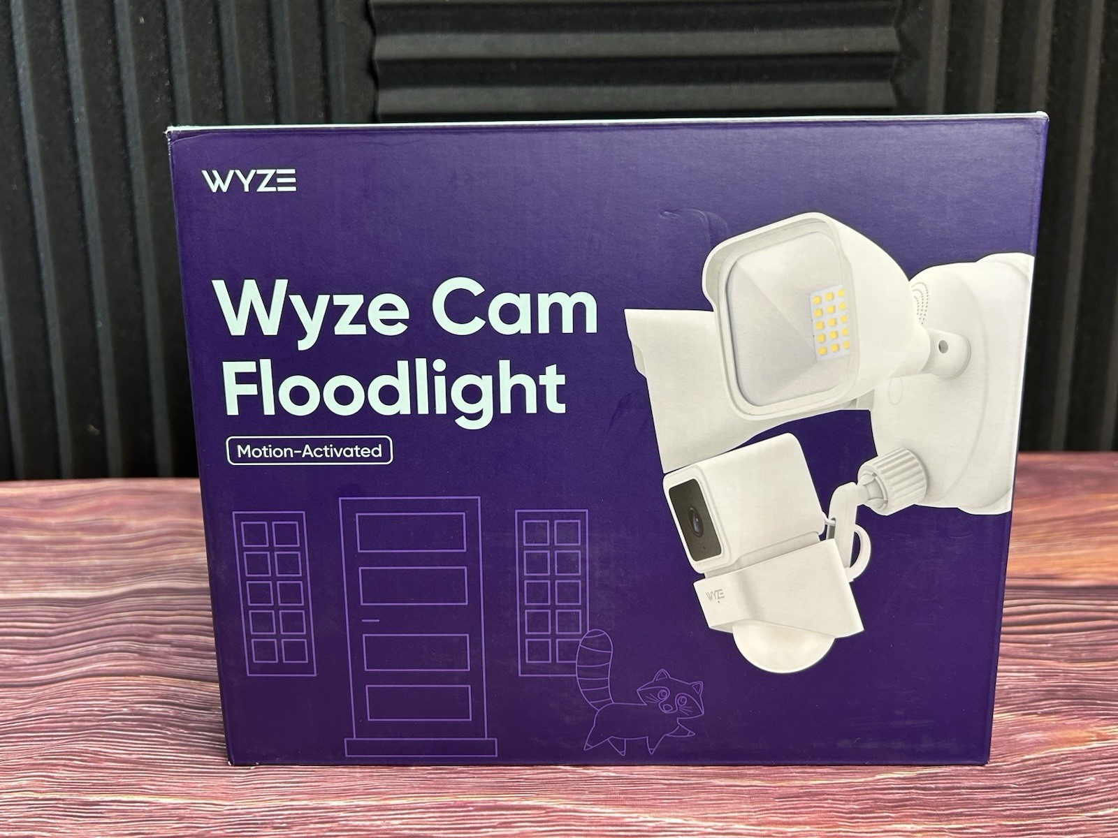 Wyze Cam Floodlight WYZEC3FL Outdoor Security Camera + Motion Detector SEALED