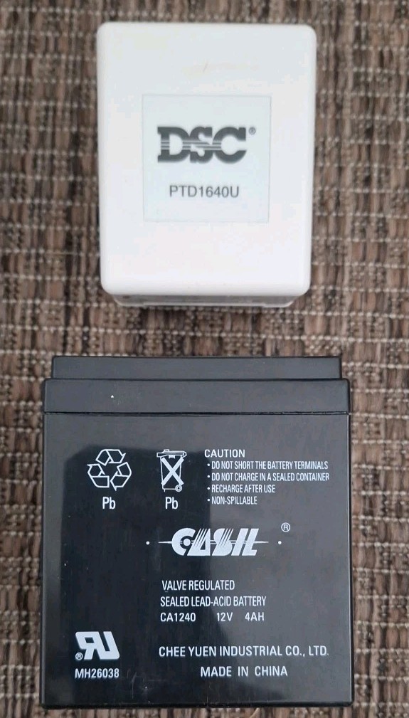 DSC PowerSeries #0602 DC KIT-120 NO KEYBOARD SOLD AS IS -PARTS SHOWN