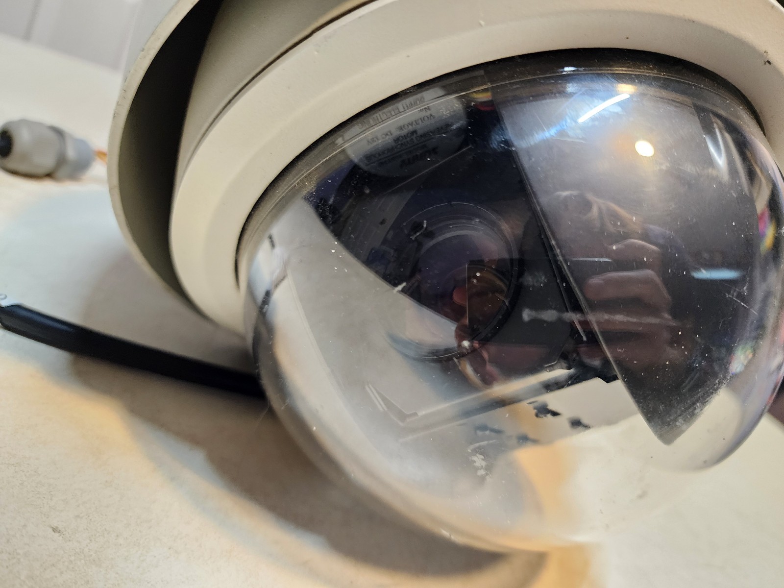 Pelco D Auto-Tracking PTZ Security Camera – Turns on, outputs video, and rotates