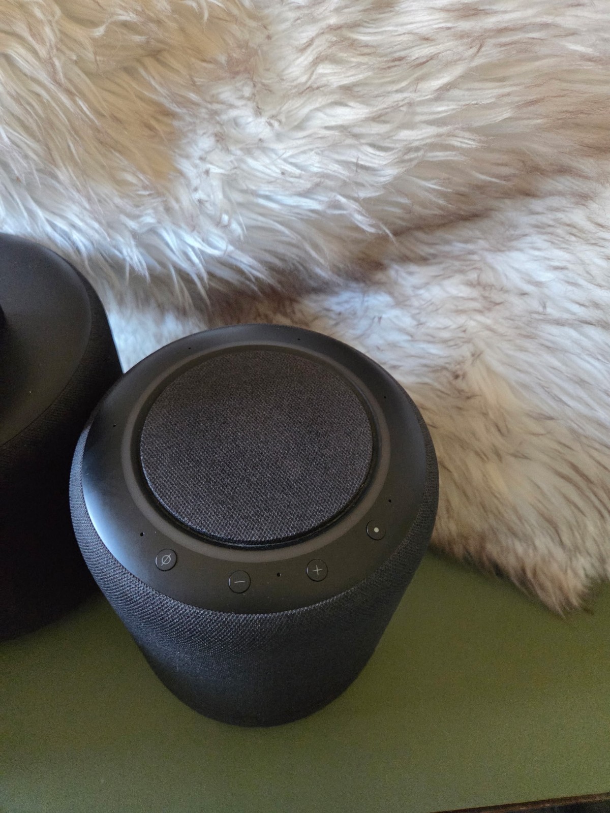 2x Alexa studio speaker 1x Studio Subwoofer 1x Fire Cube Tv