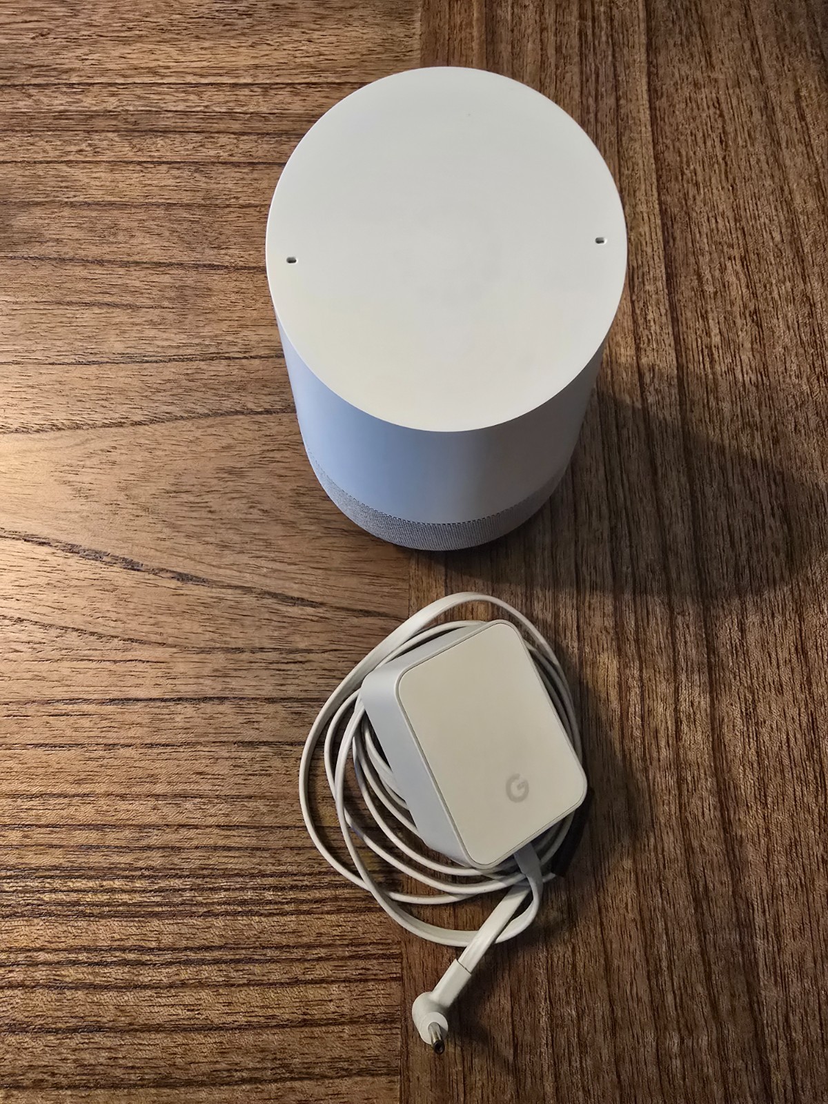 Google Home Smart Assistant – White Slate (US – Original Model)