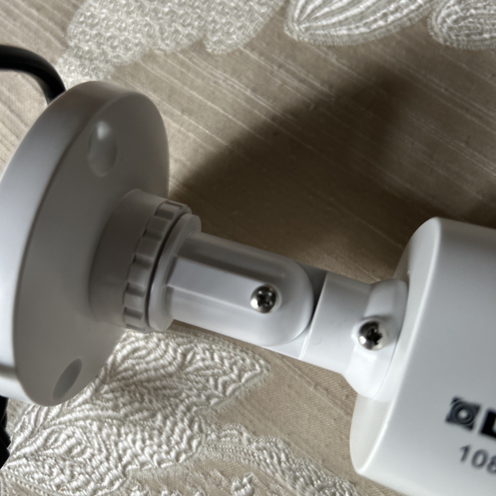 Lorex HD Analog 1080P In/Outdoor Camera w/ infrared. Complete with Cable￼.