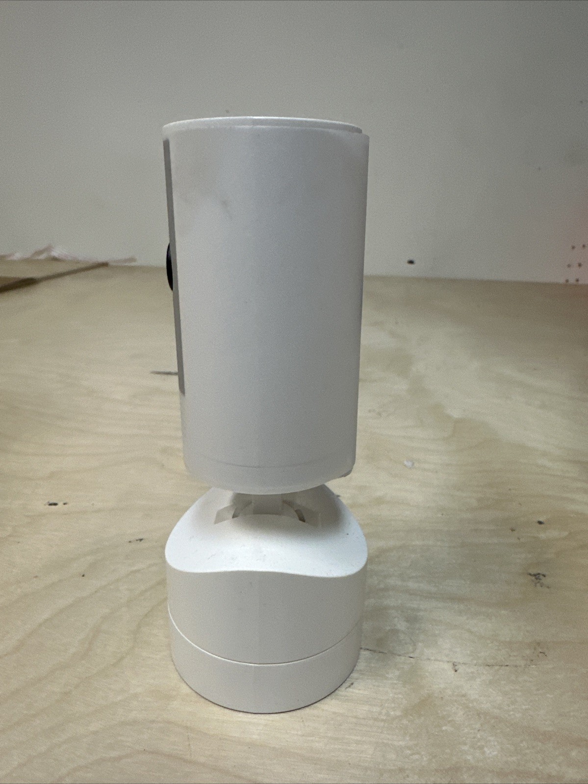 Ring 5F93F2 White Compact Pan-Tilt Indoor Security Surveillance Camera
