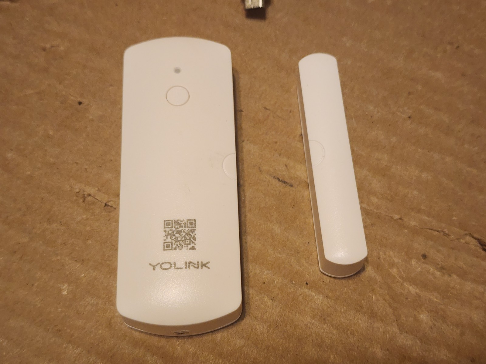 YOLINK Smart Door Sensor Starter Kit Set: 2 Door Sensors & 1 Hub YS1603-UC