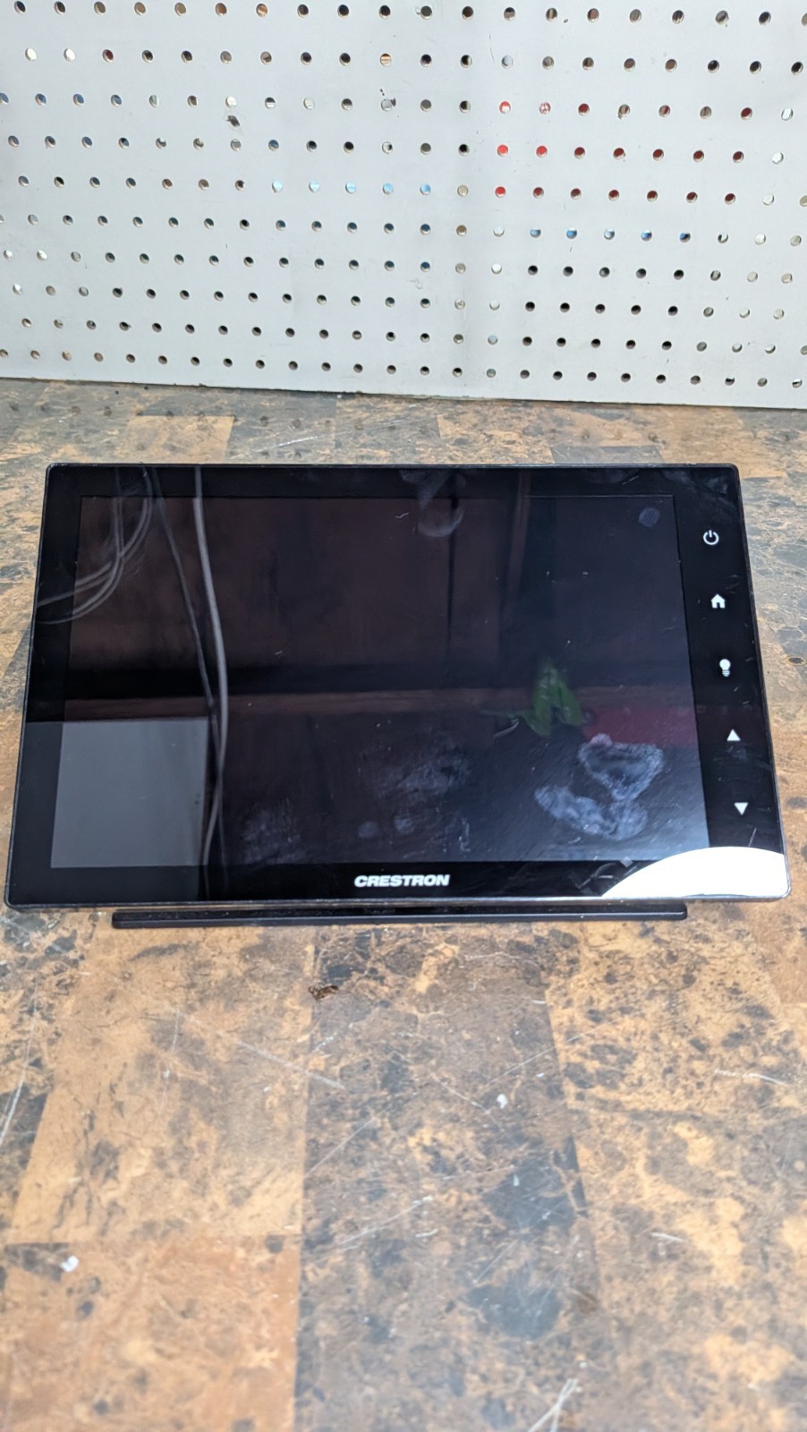 Crestron TSW-1052-B-S 10.1” Touch panel With Magnetic Stand – Tested