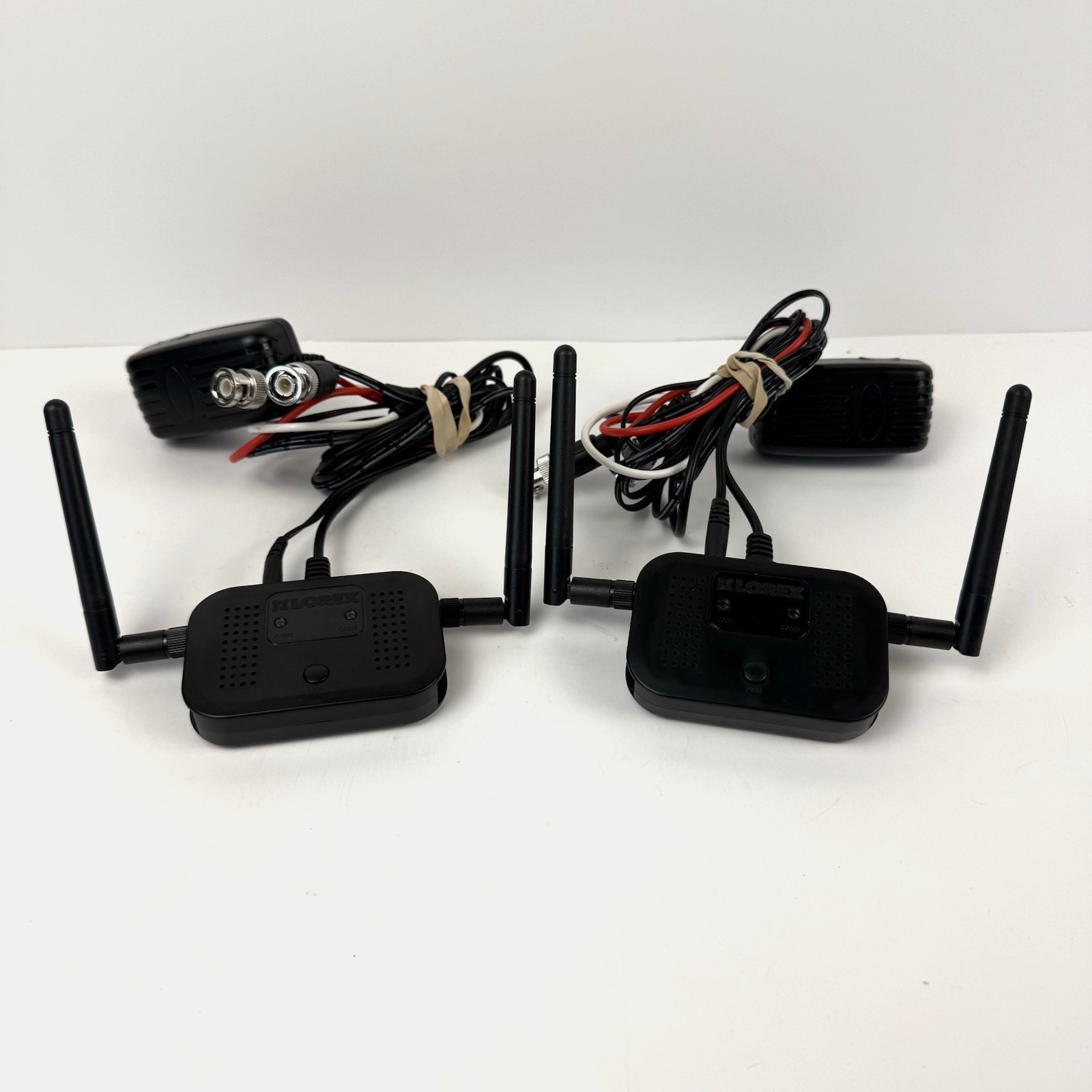 Lorex WL2232 Wireless 2 Channel Mpeg4 Receiver, 2 Pieces w/Cables and Adaptors