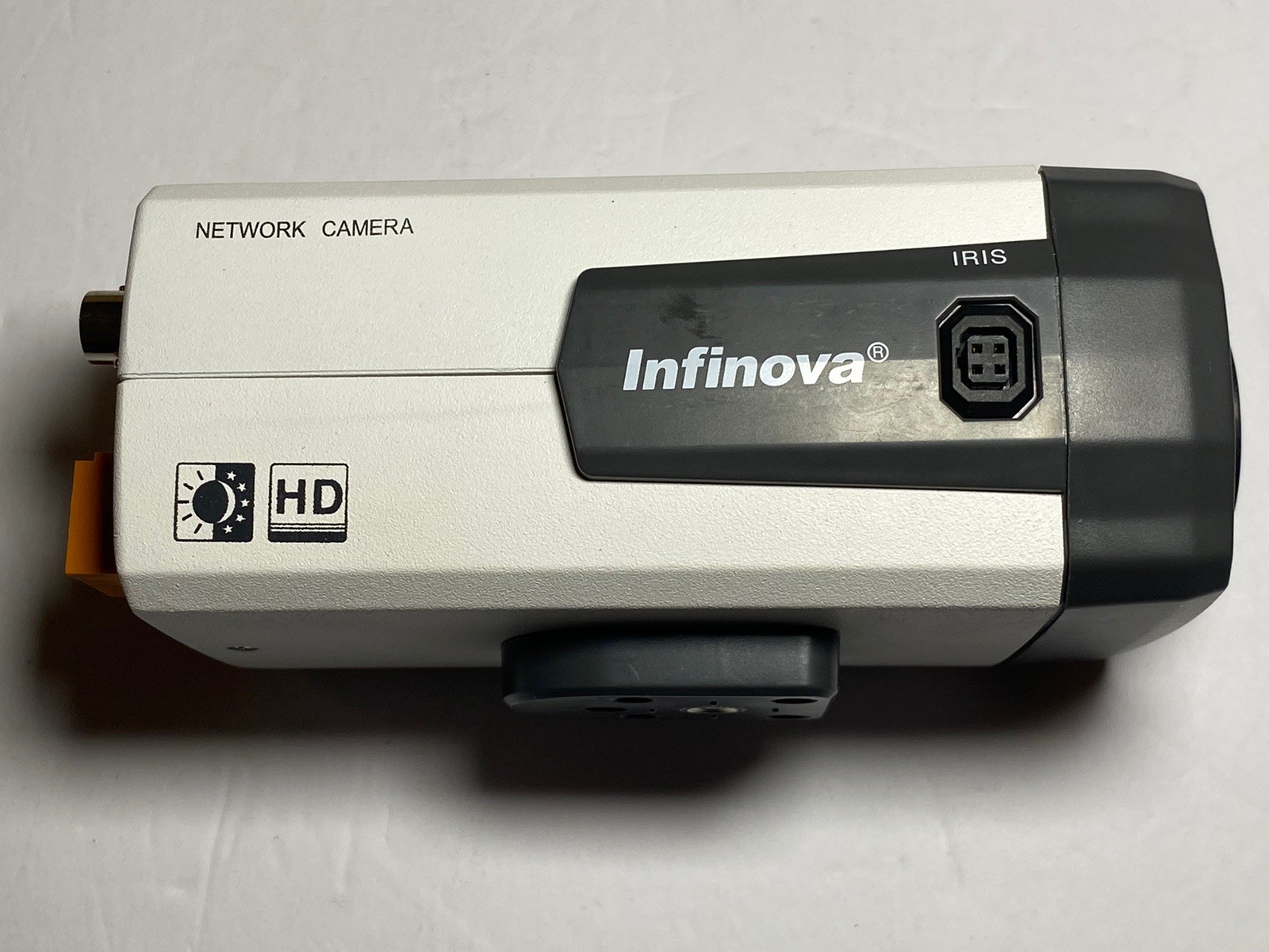Infinova Network Camera V1035T1 PoE/12v 4.5w