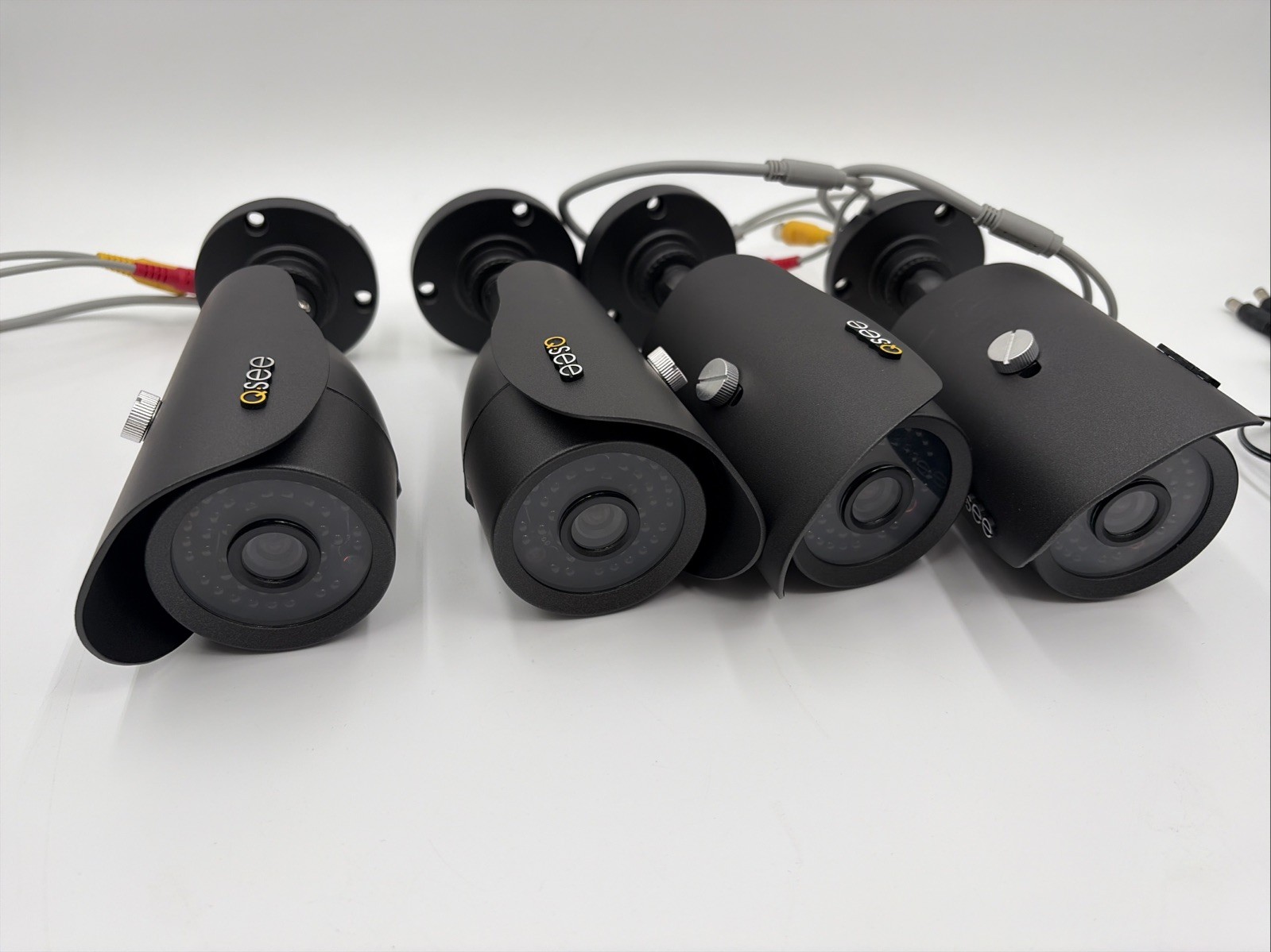 Q-See QM6006B Bronze Bullet Color Security Cameras, 4 Cameras w/cables