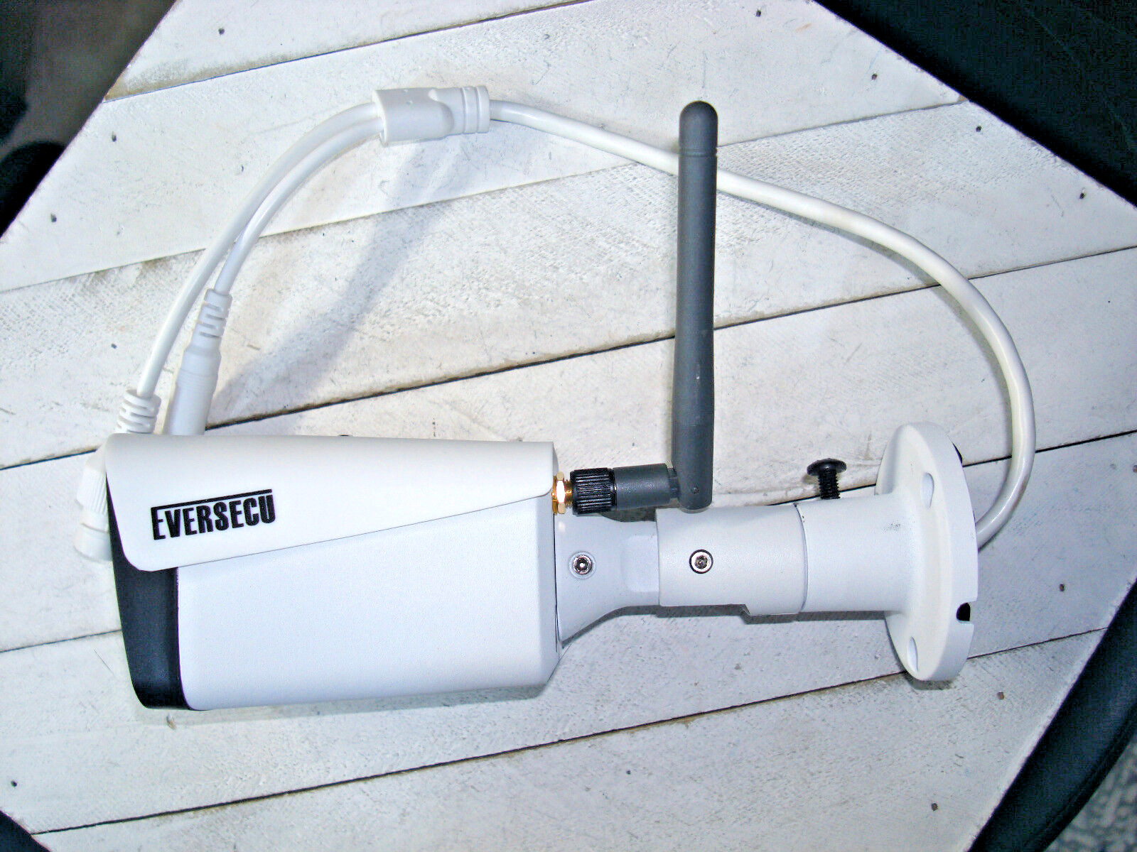 Eversecu Security Camera 720P POE (Power Over Ethernet) IP Camera Indoor Outdoor