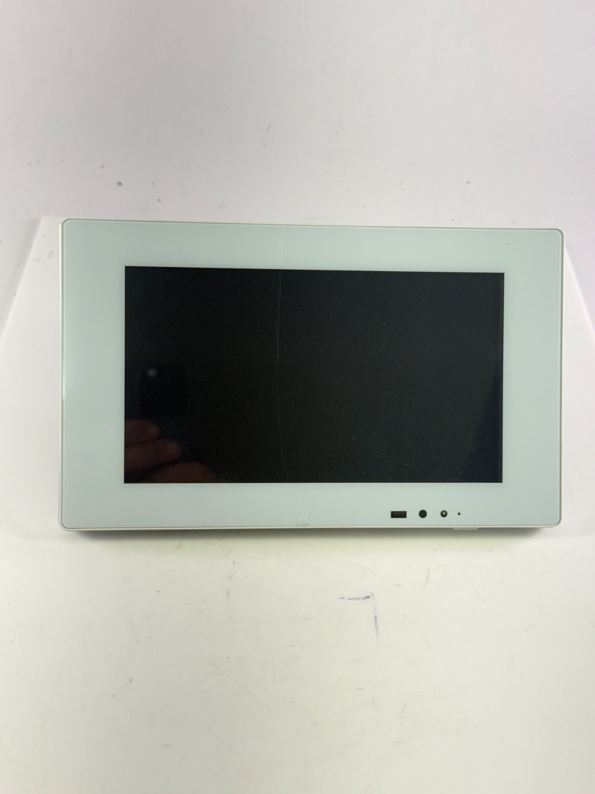 ELAN TP7 7″ In-Wall Smart Home Control Touch Panel White POE Cracked Used