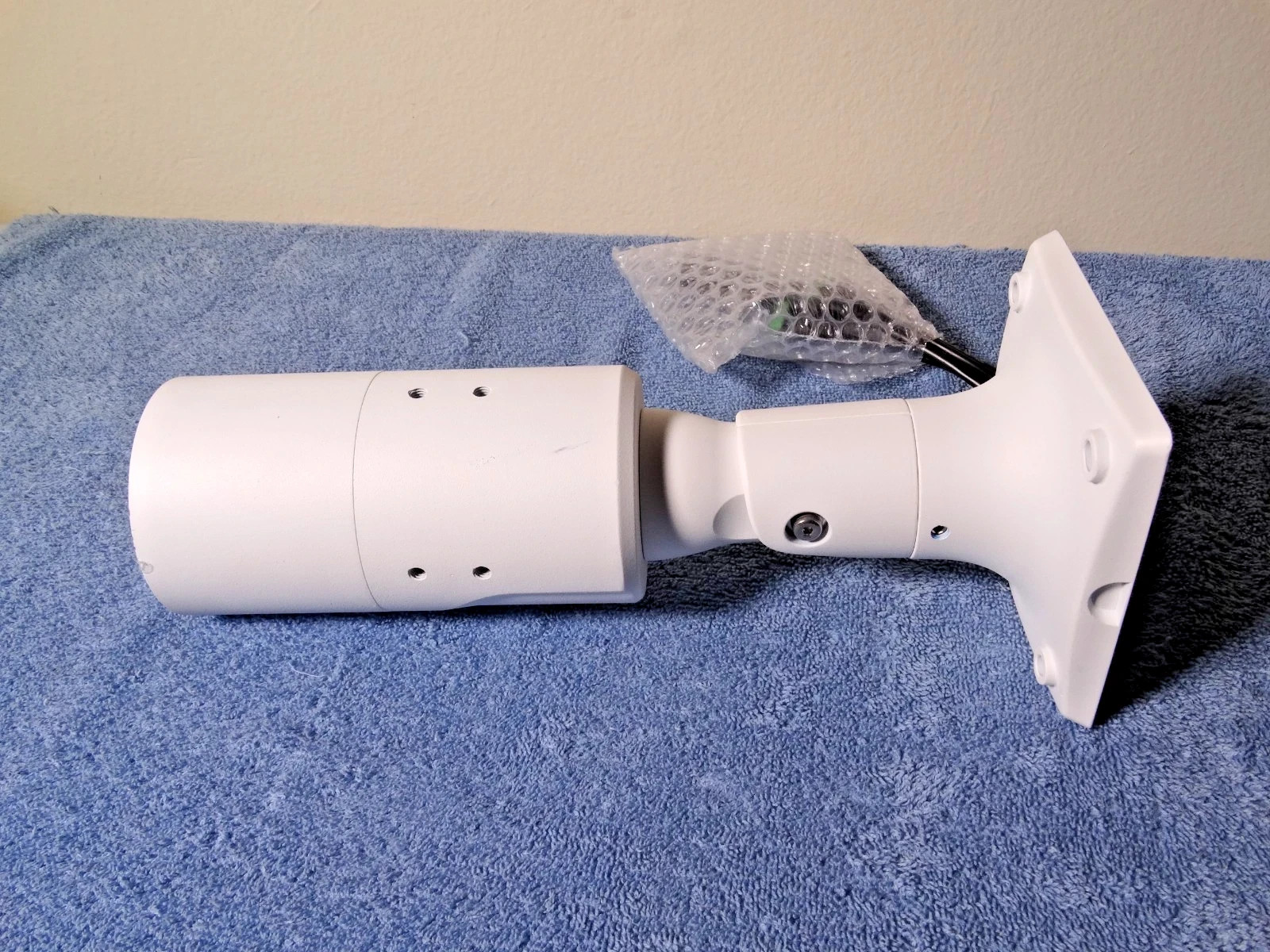 WOW – New Vivotek IB9367-HT Camera – outside – inside WOW!!!