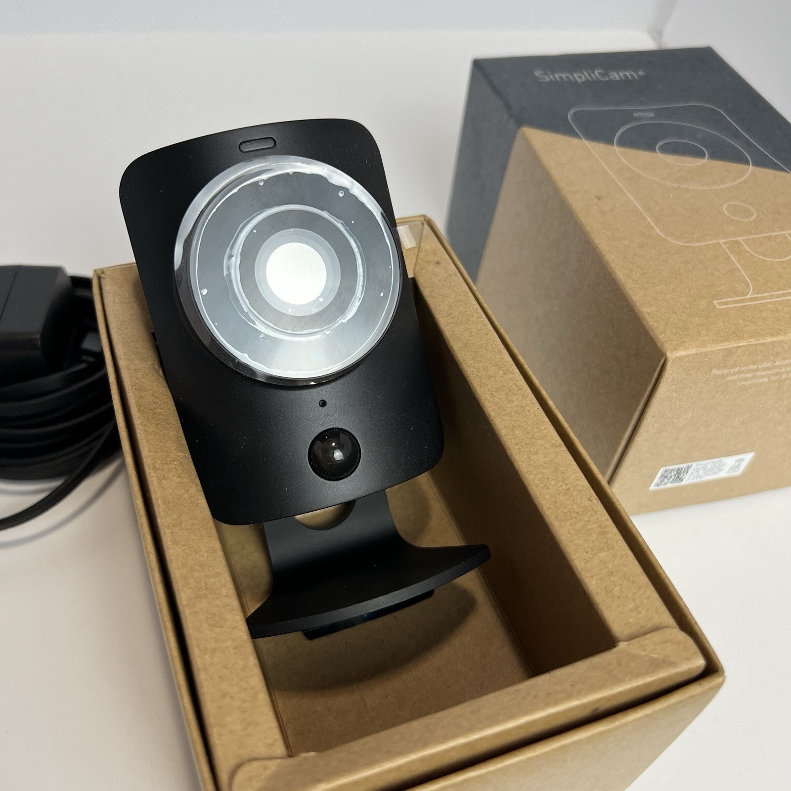 TWO SimpliSafe Simplicam Black Security HD Camera 1 NIB 1 Used