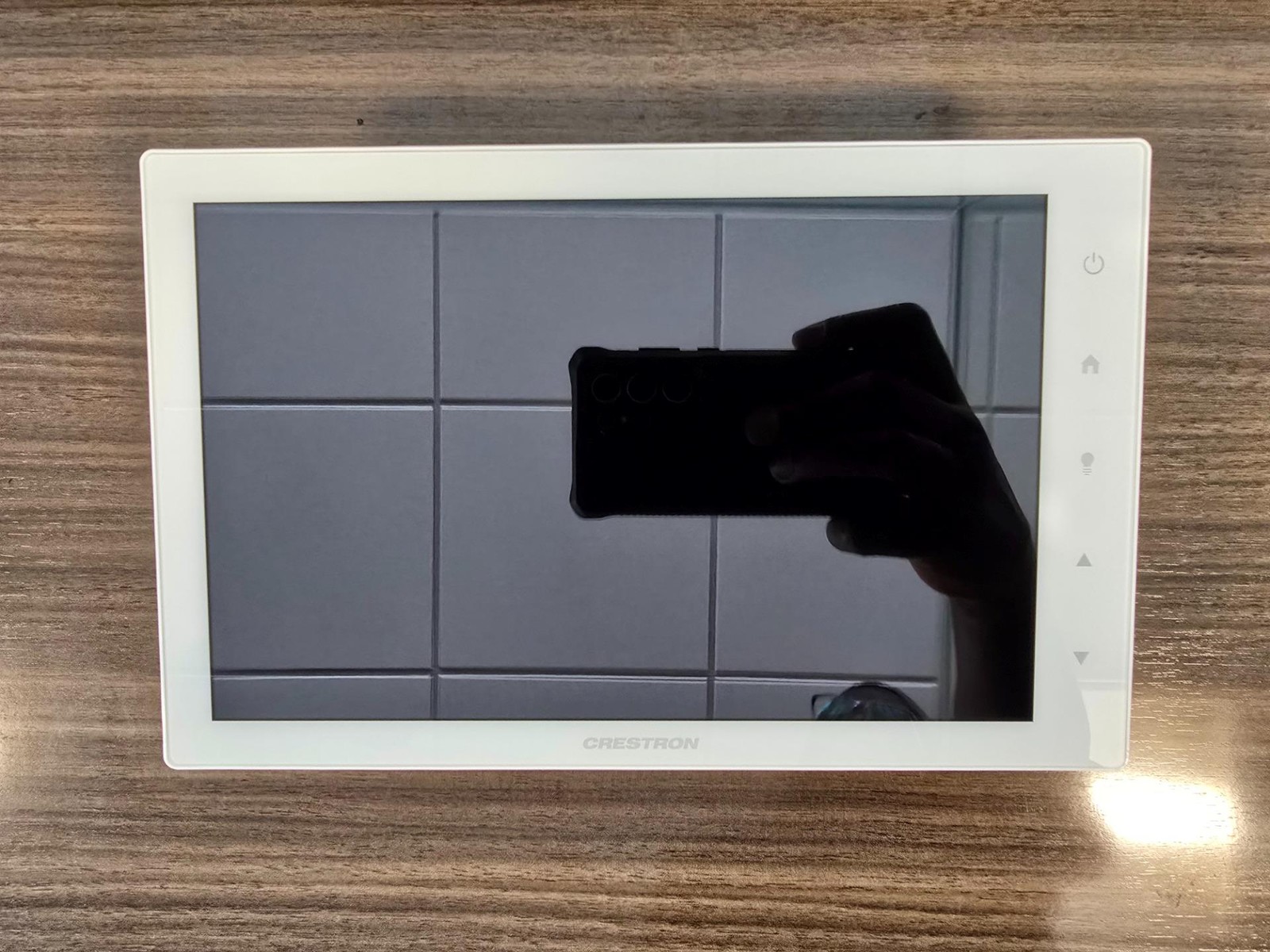Crestron TSW-1052-W-S 10.1″ White Touch Screen PoE Tested Working