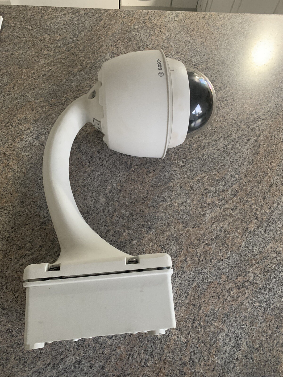 Bosch VG4-324-ECE0W AutoDome 36x D/N PTZ IP Camera, Surveillance With Arm