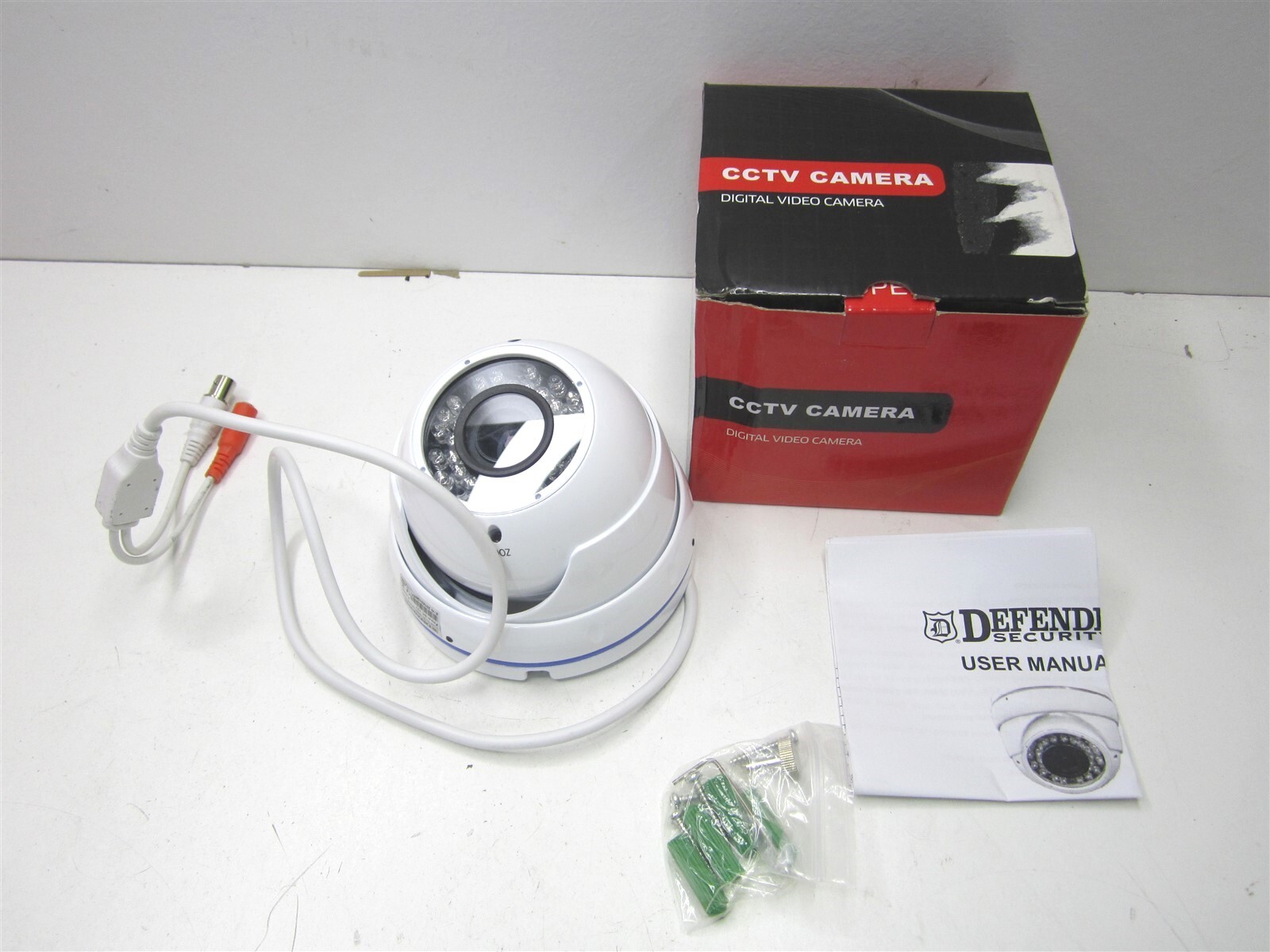 Defender Security 28-18290 1000 TV Lines IP6, BNC Outdoor Varifocal Dome Camera