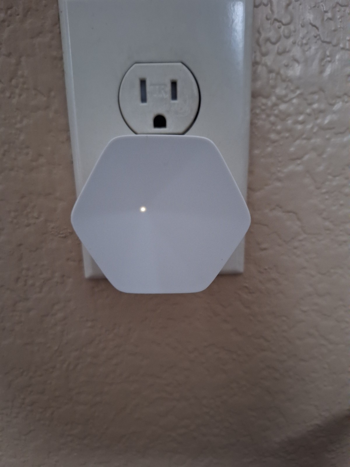 YoLink Smart Home Hub with XE1-S Ethernet Adapter Bundle – Working – With Power