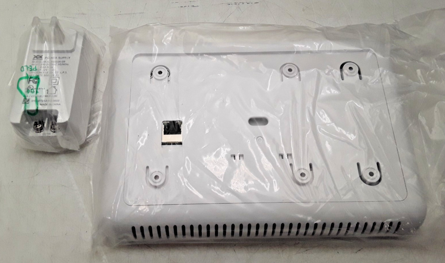 Vivint | VS-SH2000-C00| Smart Home | Sky Control Panel Smart Hub | New