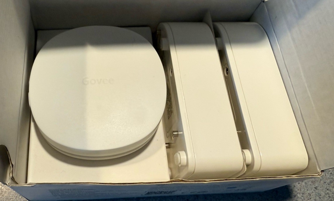 Govee Water Leak Detector 2 Pack WiFi Gateway H5054+H5040 (OPEN BOX)
