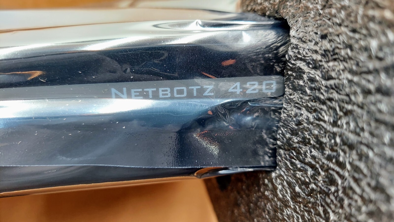 APC NETBOTZ 420 Rack Mount Appliance Monitoring NBRK0420