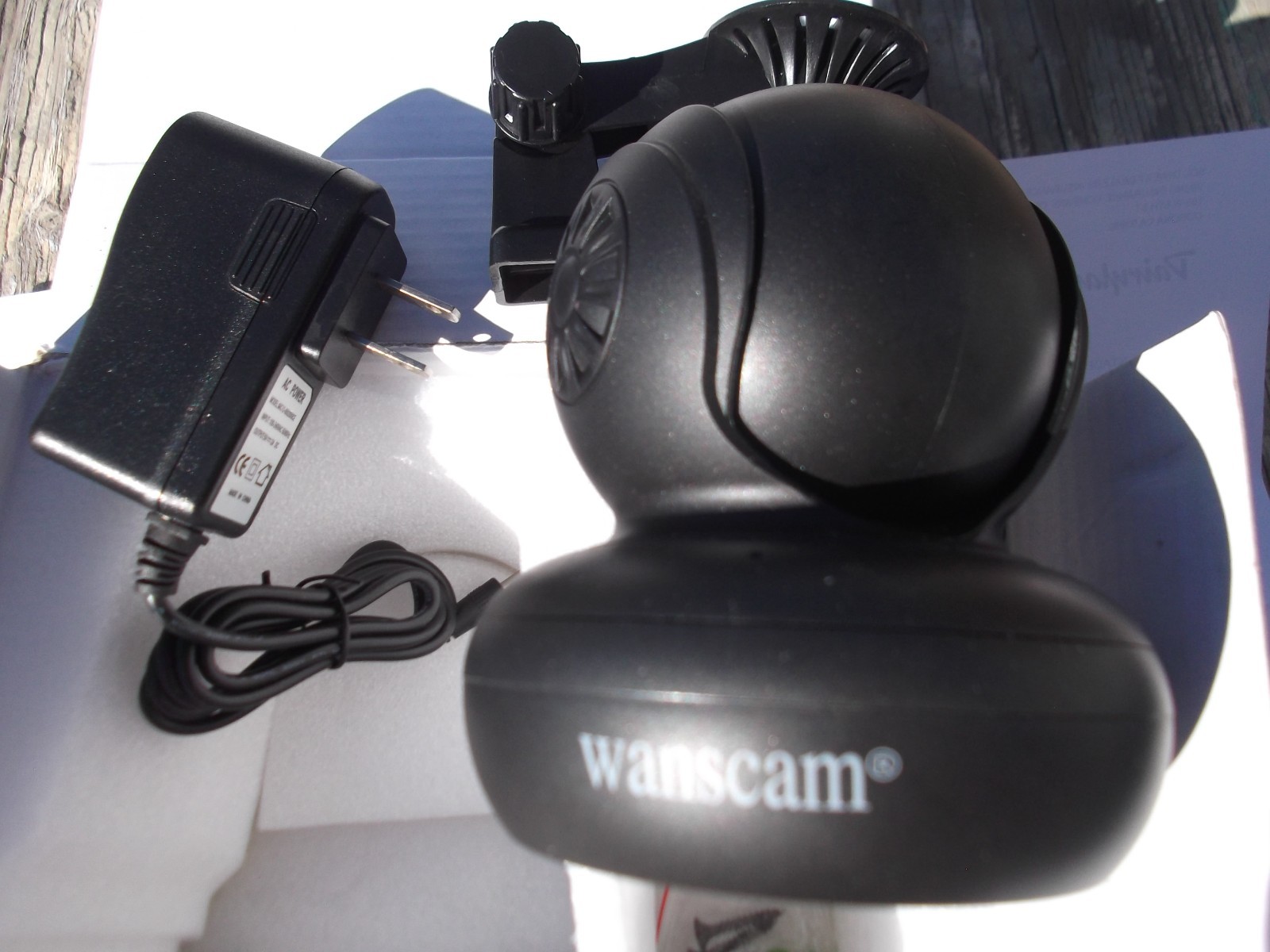 WANSCAM WIRELESS/WIRED IP CAMERA CMOS 3.6mm Lens 13 LED Night Vision P2P NETWORK