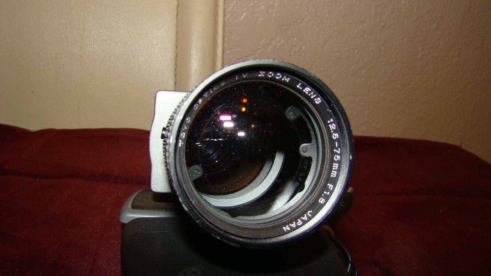 CQ42 CCD Solid State Color Camera With Toyo Optics TV Zoom lens 12.5-75mm F1.8