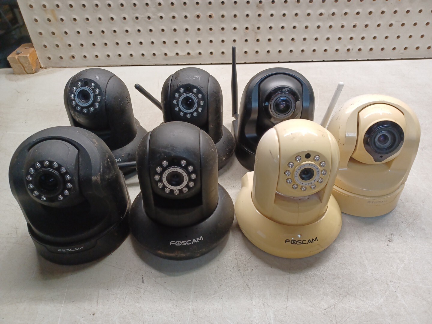 LOT of 7 Foscam Security Cameras Wireless HD IP, Various Models -UNTESTED, READ