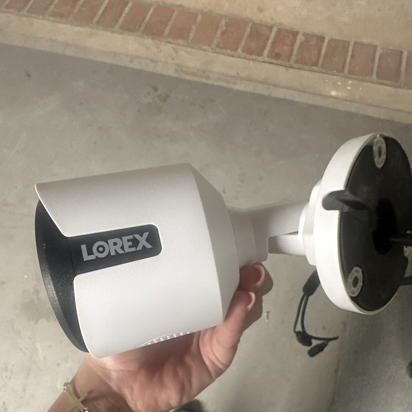 Lorex Wired Bullet CCTV Security Camera Indoor/Outdoor Color 1-Cam White/Black