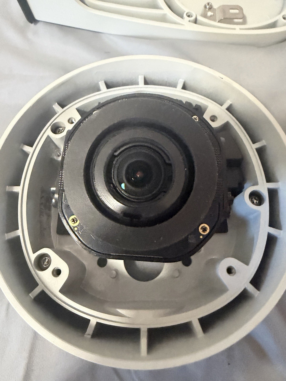 Avigilon 4 Megapixel H5A WDR 4.0C-H5A-DP1-IR Outdoor Dome Camera / Wall Mount