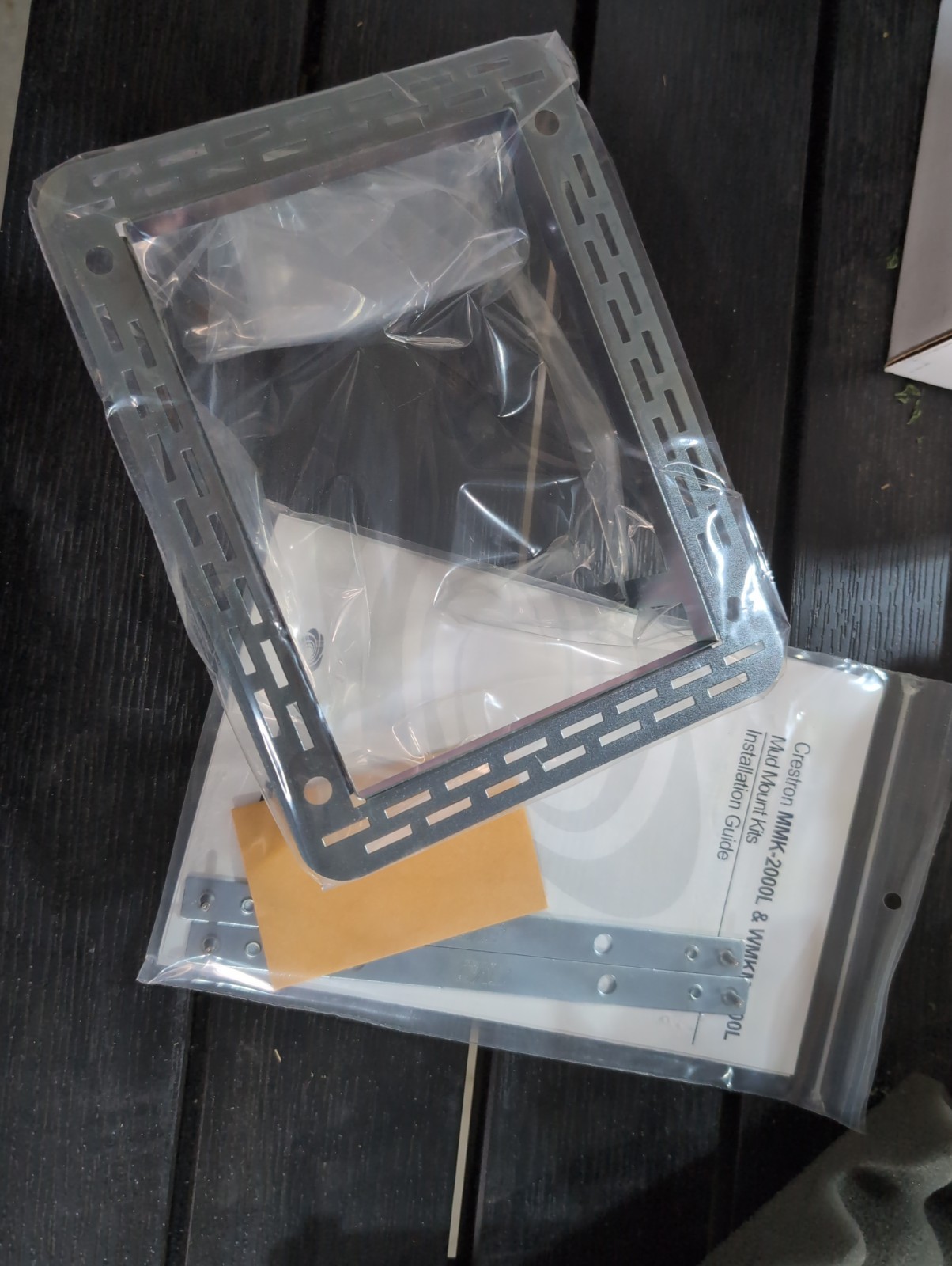 New Crestron MMK-2000L Mud Mount Ring For Isys TPS-2000L Wall Touchpanel 6500636
