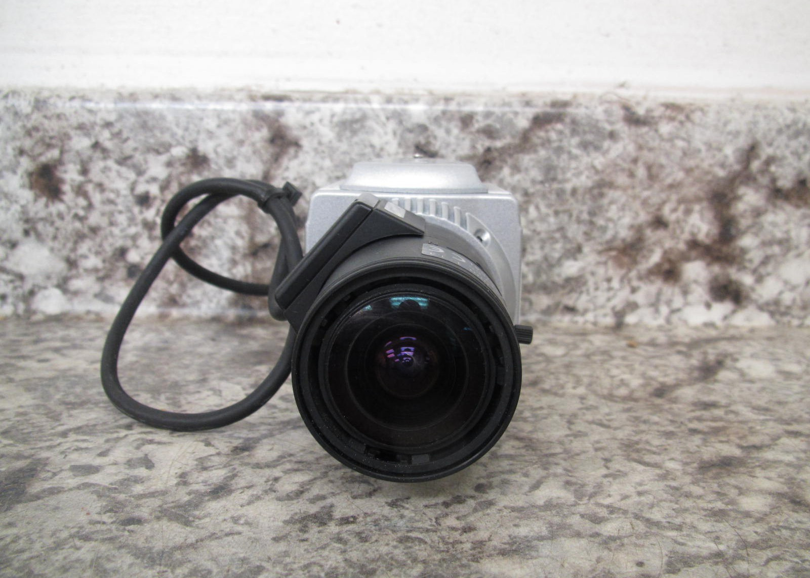 Ikegami ISD-A15S Compact Cube Color Camera w/ Pelco 2.8-12mm 1:1.4 1/3 CCTV Lens