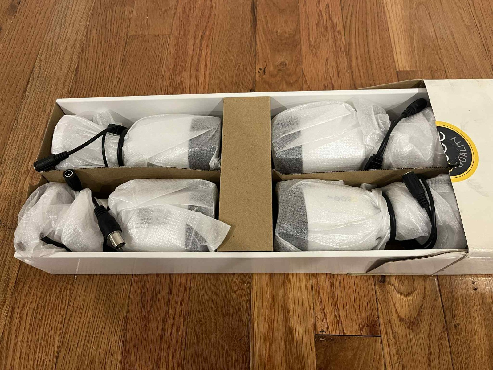 Open Box Q-See 4-Pack QCA7207B CCTV Analog HD Color Security Camera w/ Cables