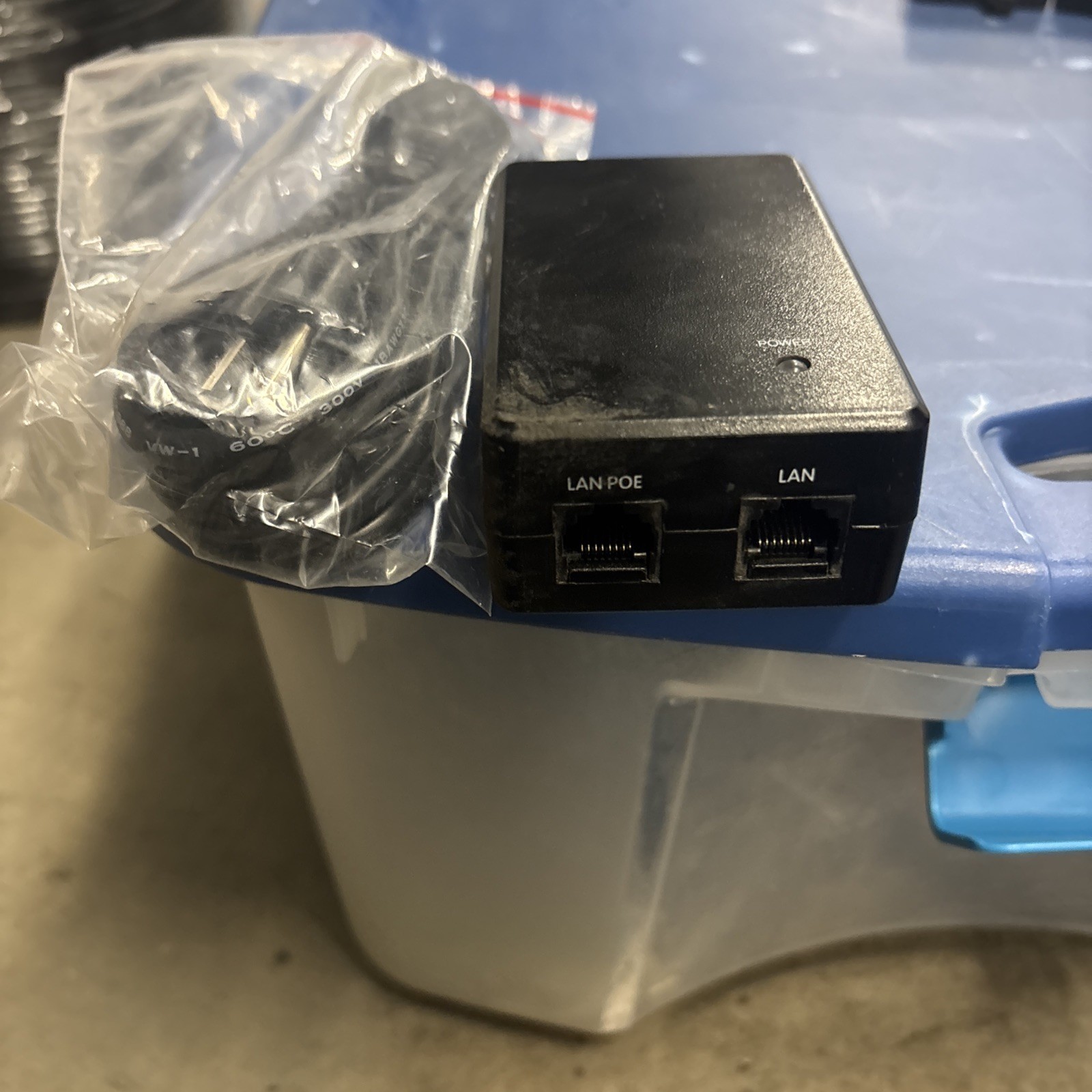 Crestron PWE-4803RU Power over ethernet 100Mb 802.3af POE injector 48V 0.35A