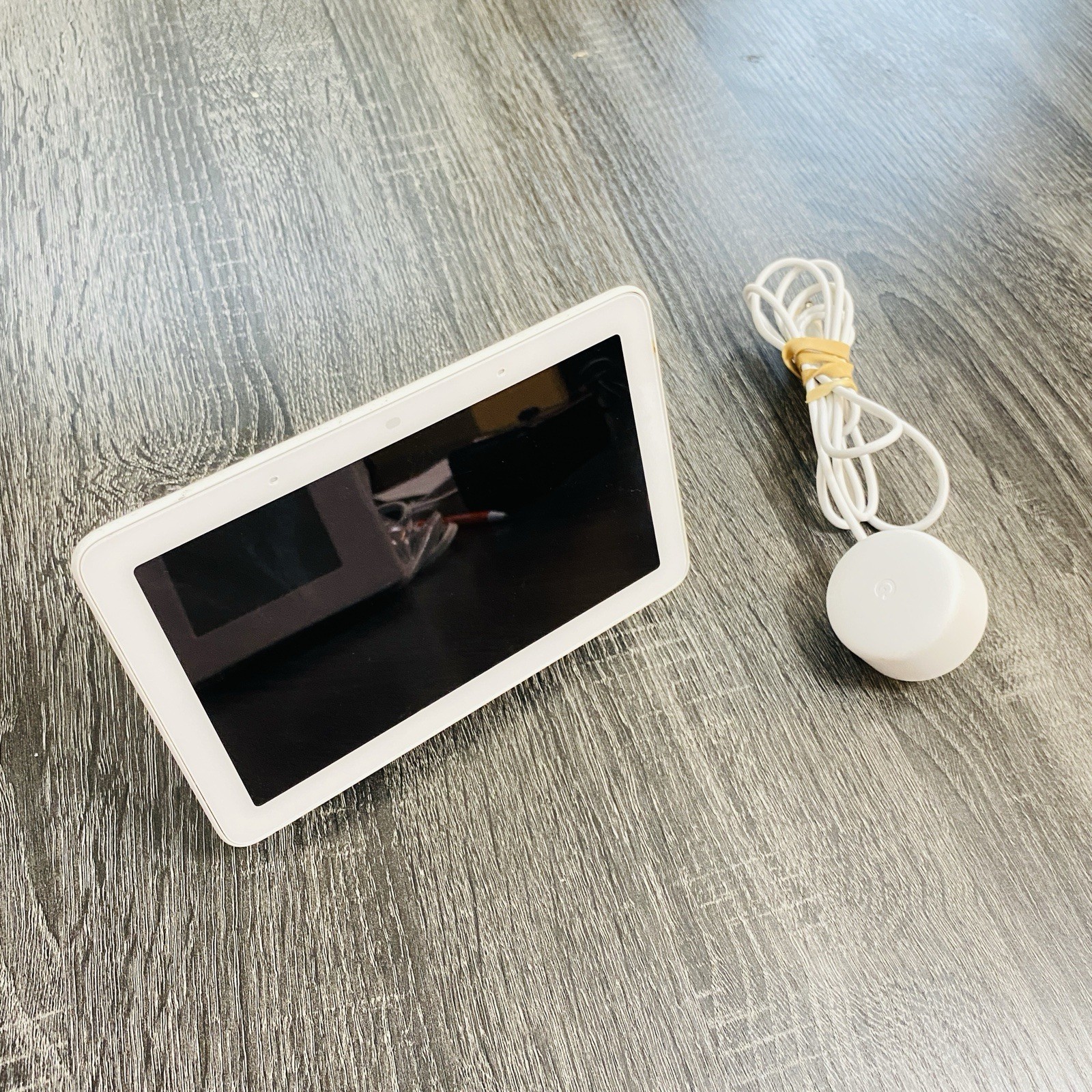 Google Nest Hub H1A 7″ Smart Home Display White/Light Green W/ Pwr Adapter Works