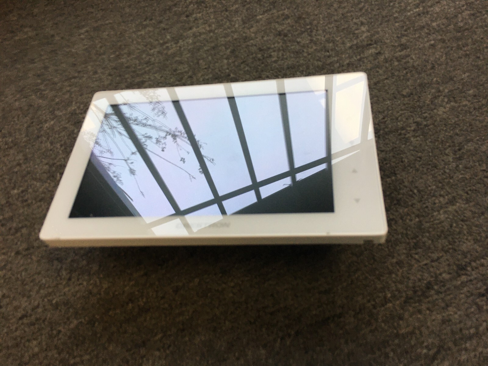 Crestron TSW-750-W-S Touchscreen Embedded 7″ P/N 6505655 w/wall mount