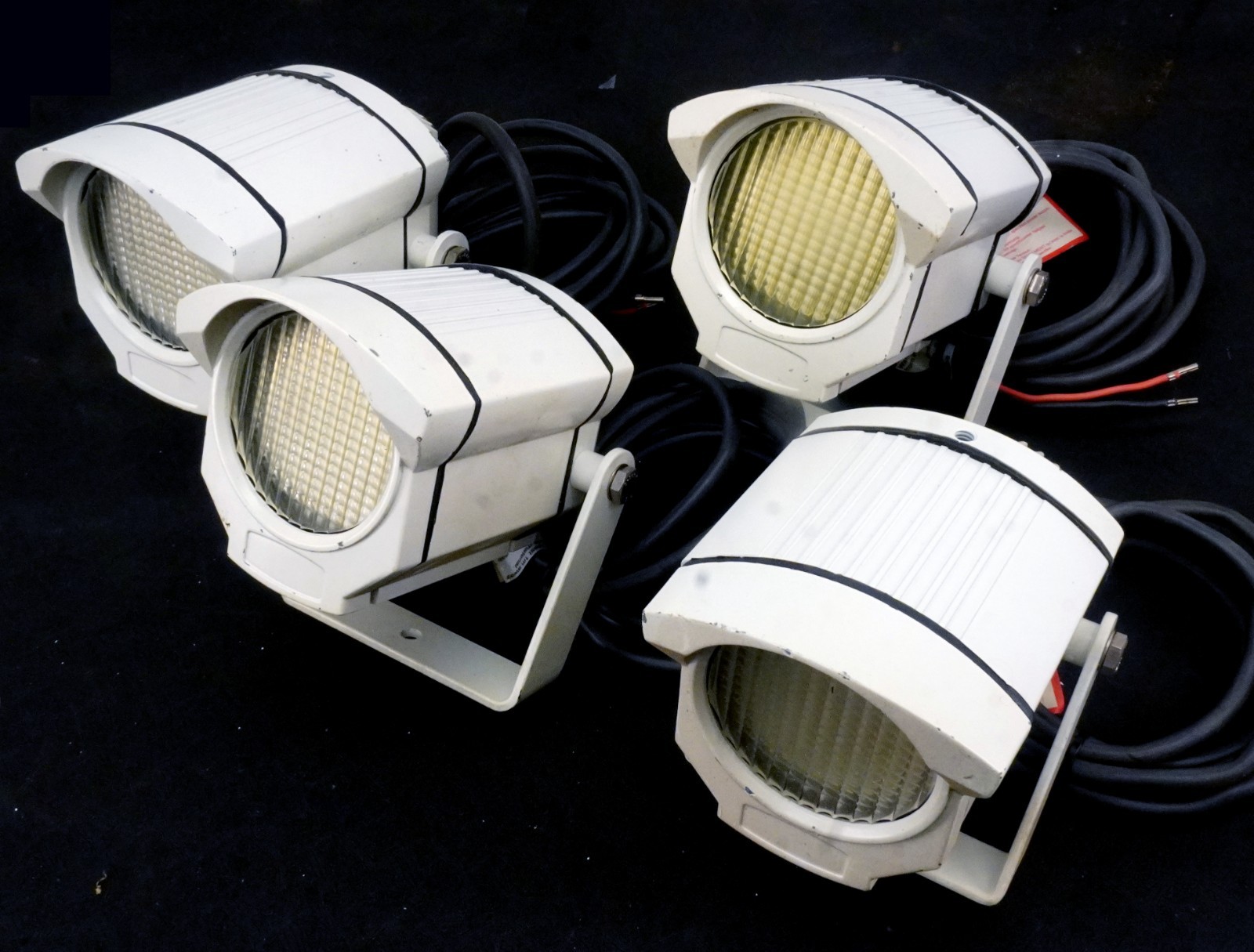 4X Bosch Dewert Extreme CCTV UF100 Infrared Illuminator Security Night 12.5VAC