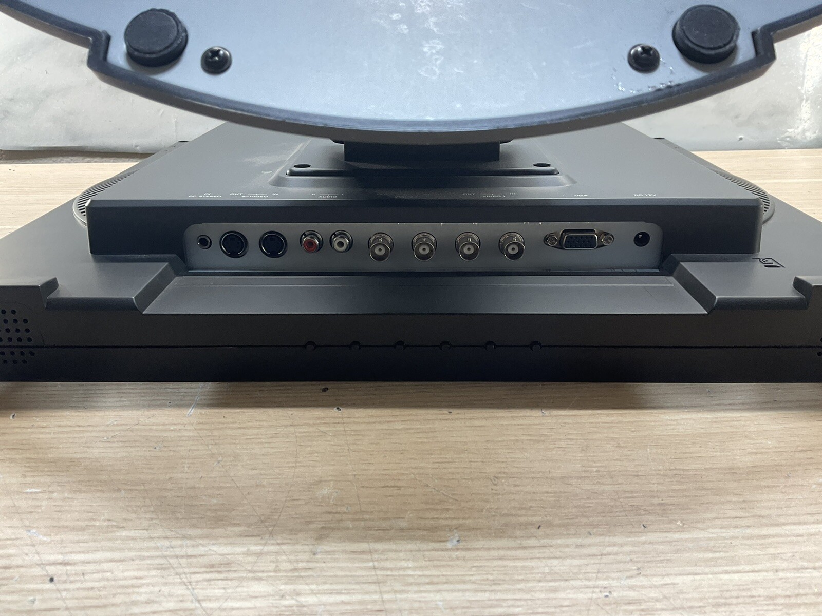 BOSCH 19″ COLOR CCTV MONITOR UML-191-90 /PREOWNED /no Power Adapter/JUA1766