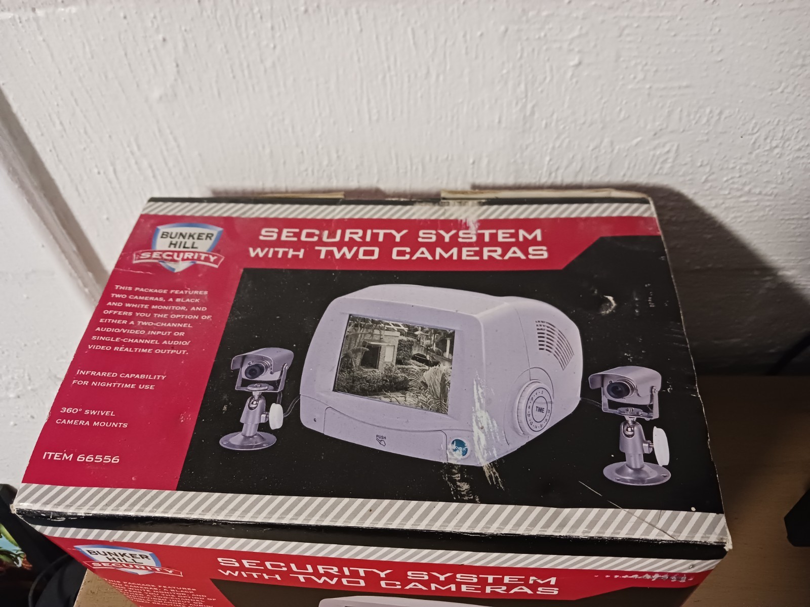Bunker Hill Security #66556 Security System Black/White Monitor 2 Camera NOB