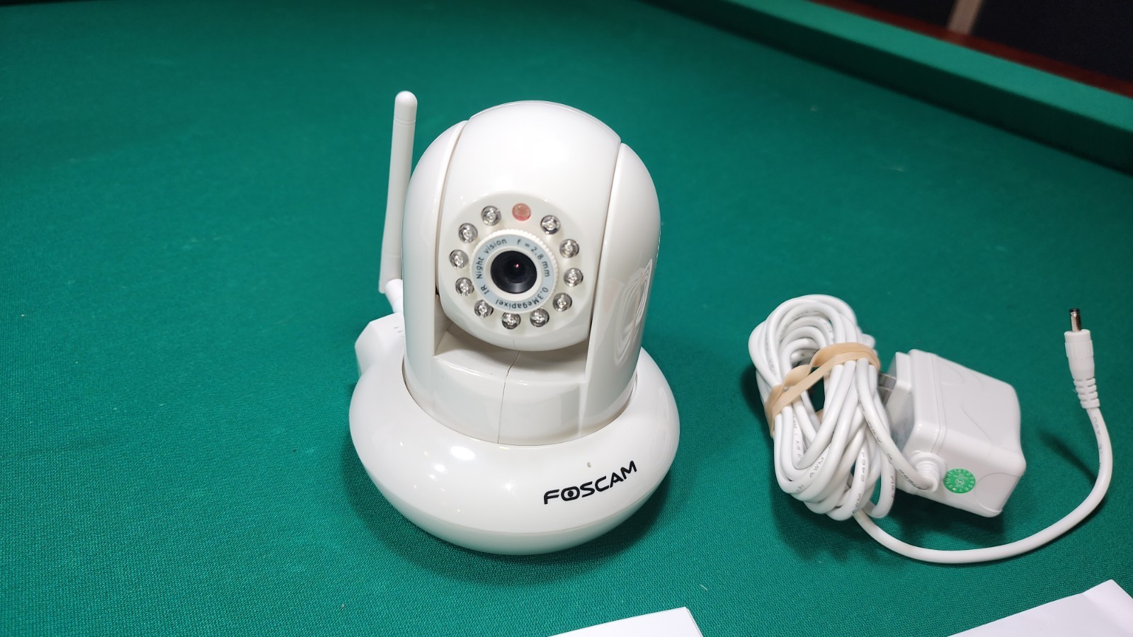 Foscam FI8910W Indoor Wireless IP Camera Kit Wi-Fi CMOS