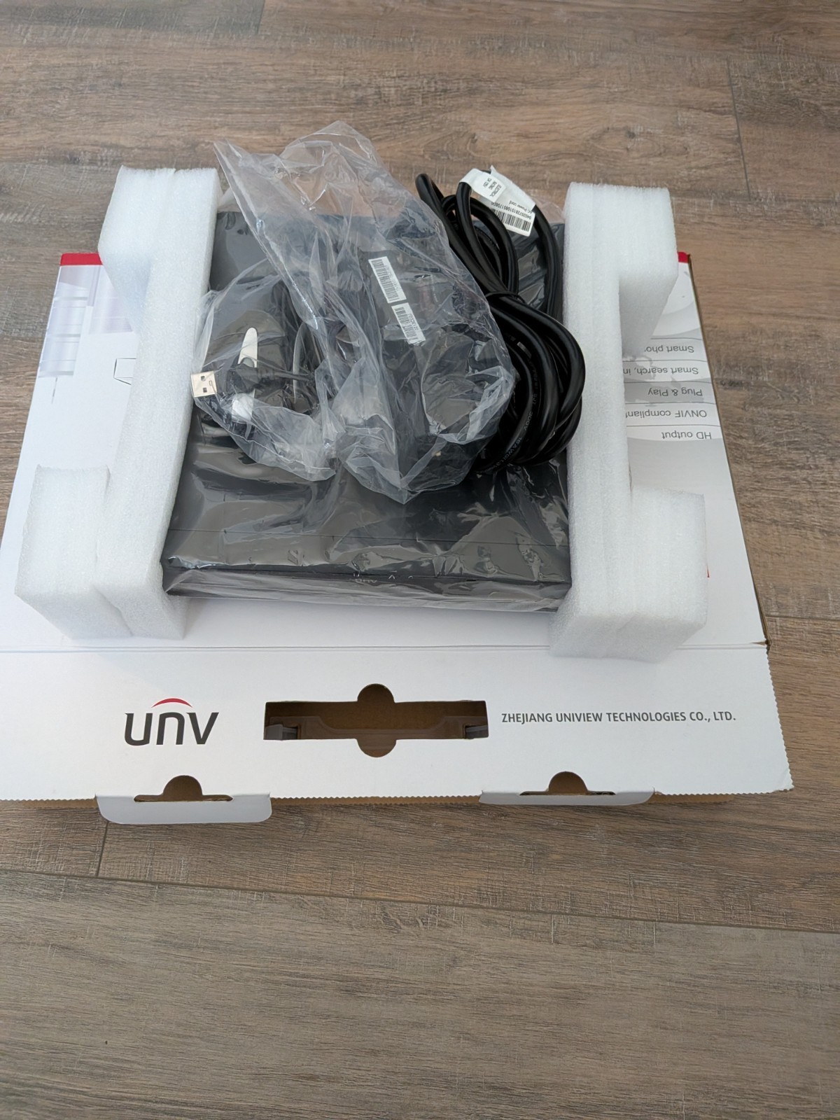 UNV UNIVIEW CCTV IP CAMERA NVR NETWORK VIDEO RECORDER NVR301-04-P4 – 2TB HDD
