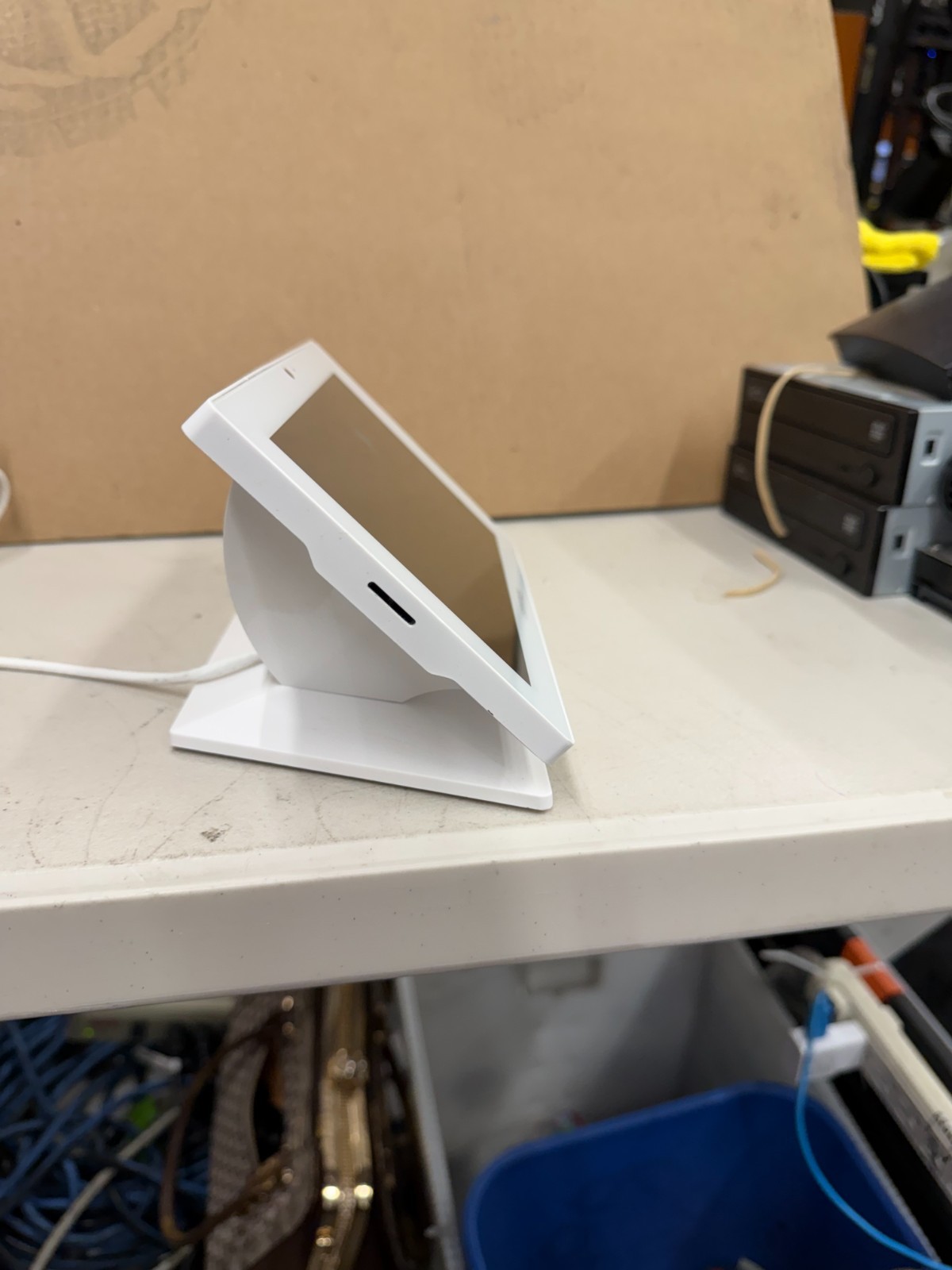 Crestron TSW-760-W-S 7” Touch Screen TSW-760 w/TSW-760-TTK-W-S Stand