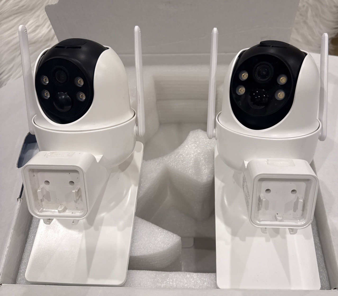 AOSU C9C3CA11SolarCam D1 Classic Kit, Solar Powered Wireless Security-2 Pc. Kit