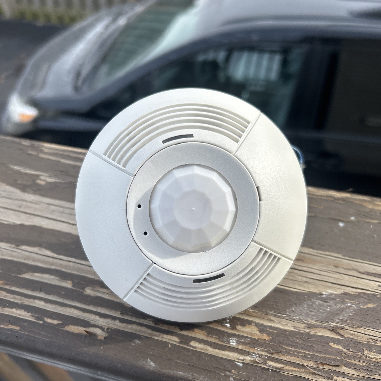 Lutron LOS-CDT-2000R-WH Dual Technology Occupancy Sensor Ceiling Mount