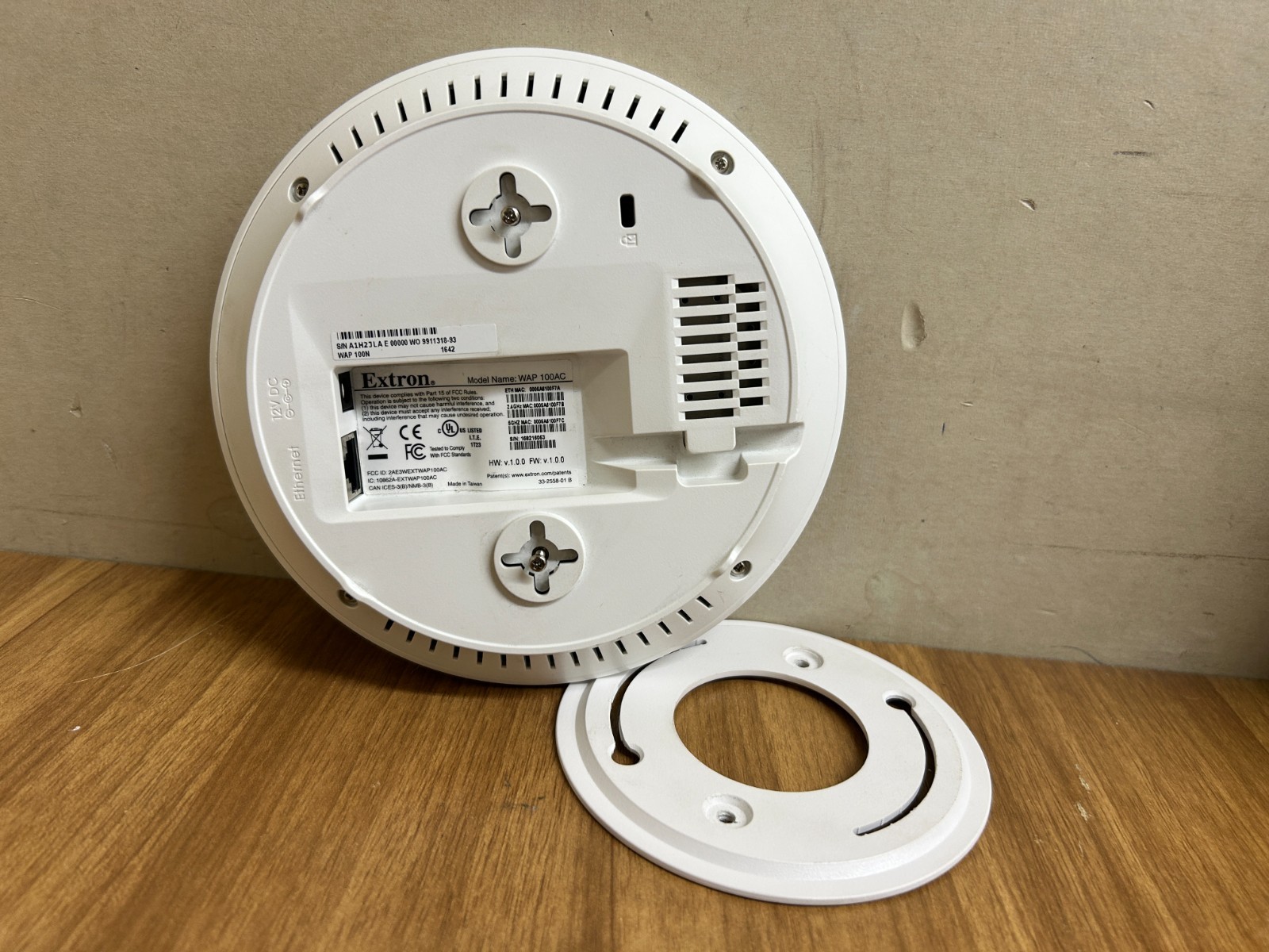 Extron 60-1635-01 WAP 100AC Celling Mounted Access Point Dual-Band AC1200
