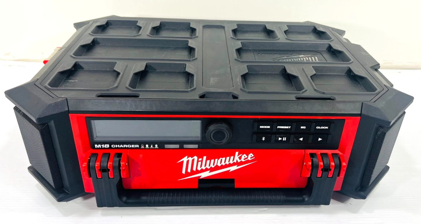 Milwaukee M18 PACKOUT Bluetooth JOBSITE RADIO + CHARGER 2950-20**Tool Only***