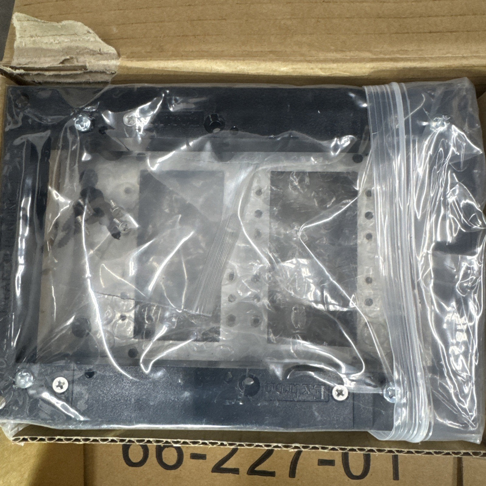 NEW Extron CPM103 Black / 60-583-14 / Three-Gang MAAP Mounting Frame (C2)