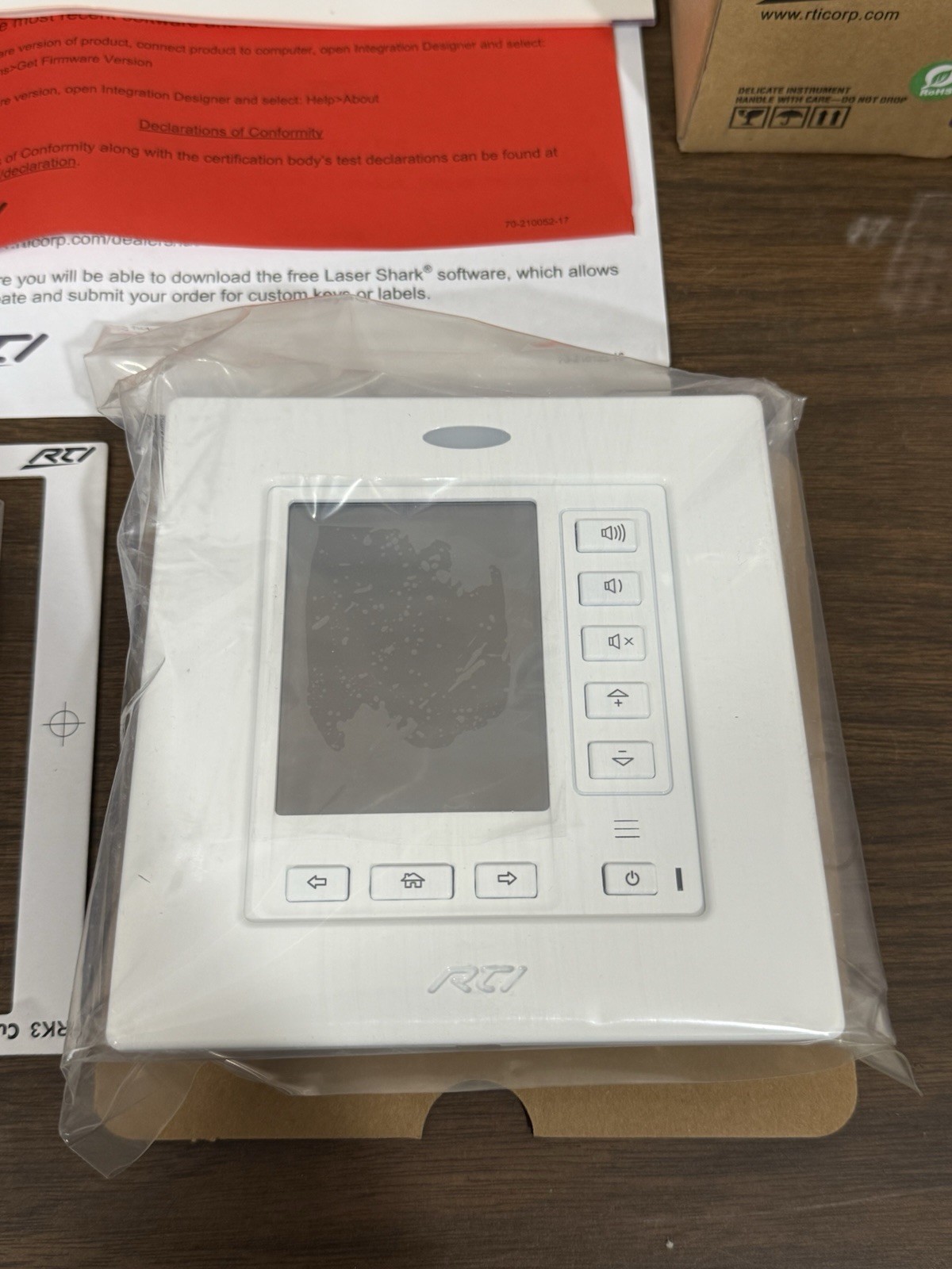 RTi RK3-V RKV3 In Wall Universal Touchscreen Controller Gloss White (PRICE FOR 1